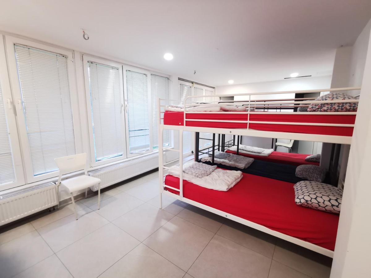 Simbol Rooms With Free Private Parking Ljubljana Exterior foto