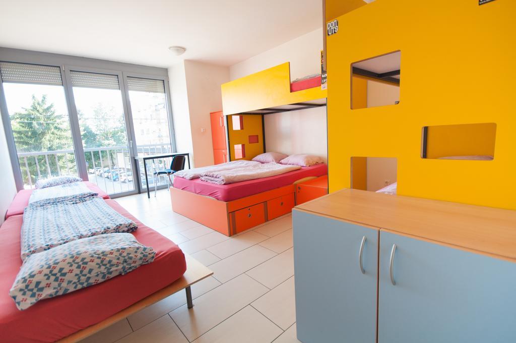 Simbol Rooms With Free Private Parking Ljubljana Cameră foto