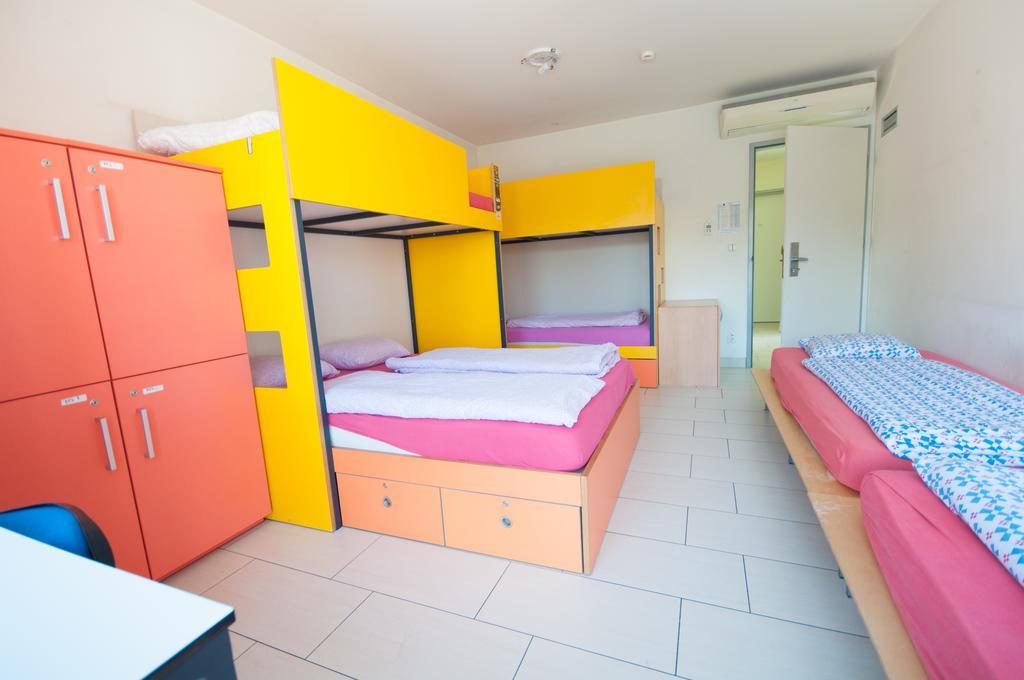 Simbol Rooms With Free Private Parking Ljubljana Cameră foto