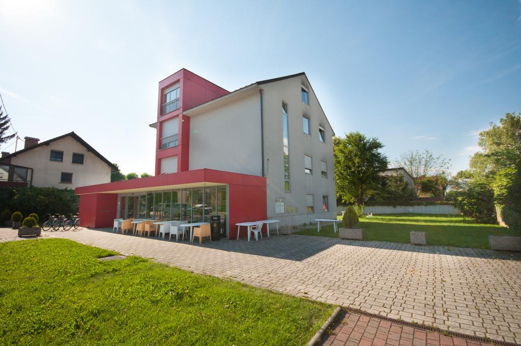 Simbol Rooms With Free Private Parking Ljubljana Exterior foto