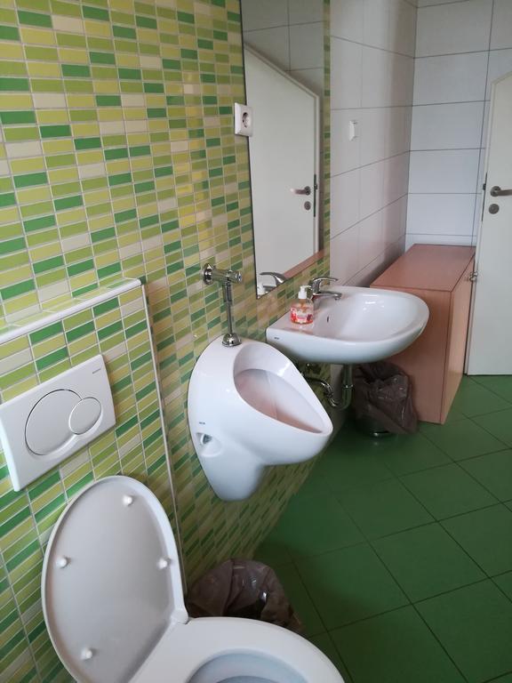 Simbol Rooms With Free Private Parking Ljubljana Exterior foto